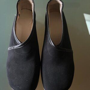 Taryn Rose - Kelsey/N Nero Stretch Fabric Flats - Never Worn - Size 36N